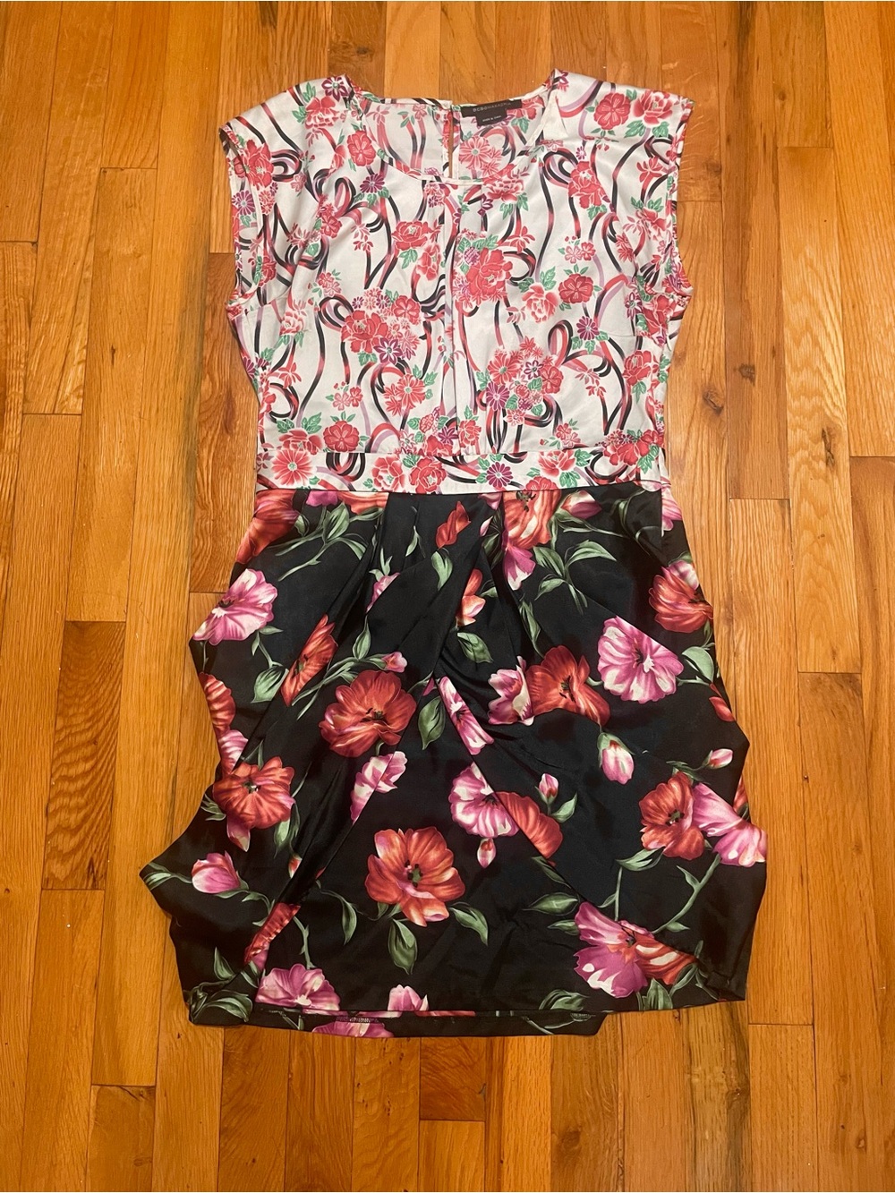 $260 BCBGMAXAZRIA Floral Vivid Pleated Dress Size L Women’s NWT